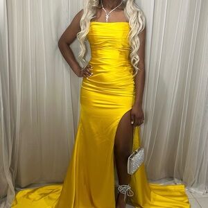 Elegant Yellow Evening Gown